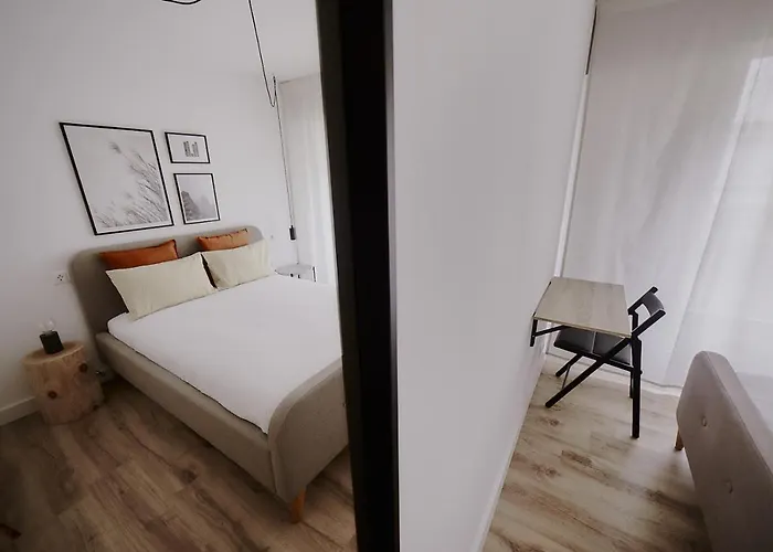 Zarey Konukevi Oleiros